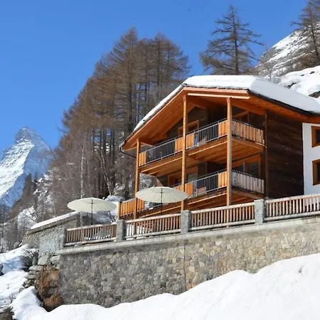 Sleeps 10 Wifi Holiday home