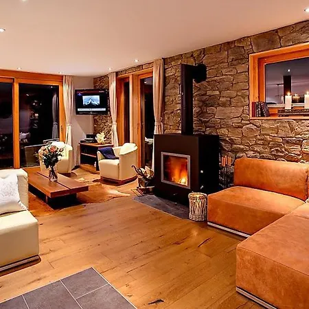 Sleeps 10 Wifi Holiday home