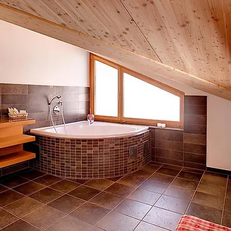 Sleeps 10 Wifi Holiday home Zermatt